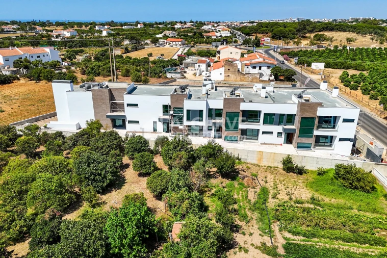 Moradia T3 para Venda em Albufeira e Olhos de Água Foto 28