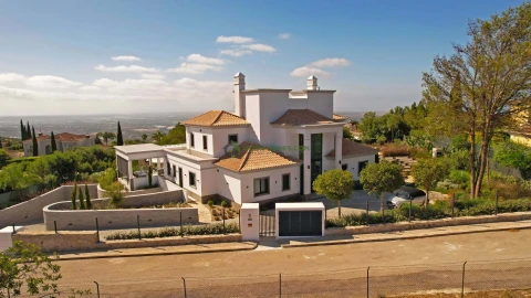 Moradia T5 para Venda em Loule (São Clemente)