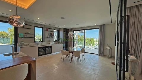 Moradia T5 para Venda em Loule (São Clemente)