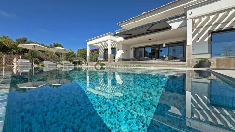 Moradia T5 para Venda em Loule (São Clemente)