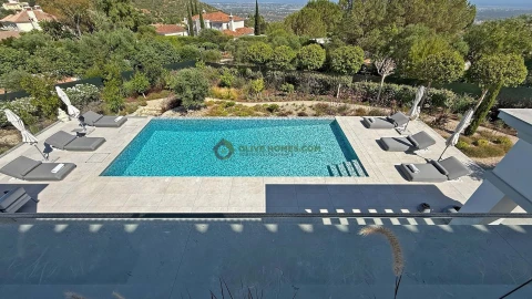 Moradia T5 para Venda em Loule (São Clemente)