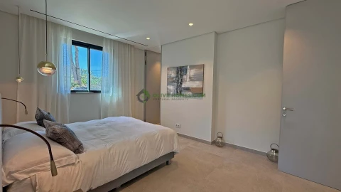 Moradia T5 para Venda em Loule (São Clemente)