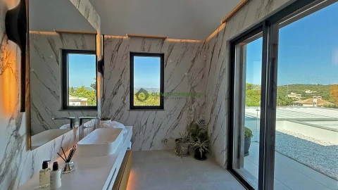 Moradia T5 para Venda em Loule (São Clemente)