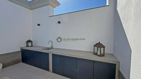 Moradia T5 para Venda em Loule (São Clemente)