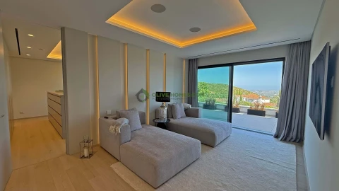 Moradia T5 para Venda em Loule (São Clemente)