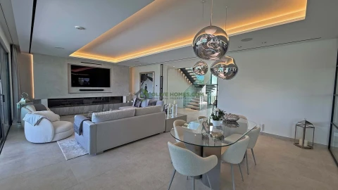 Moradia T5 para Venda em Loule (São Clemente)