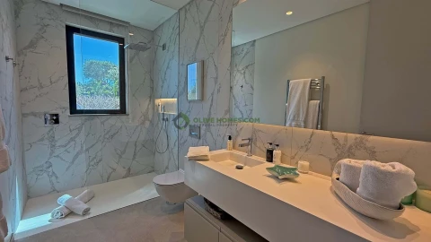 Moradia T5 para Venda em Loule (São Clemente)