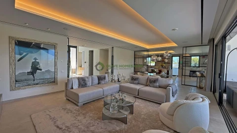 Moradia T5 para Venda em Loule (São Clemente)