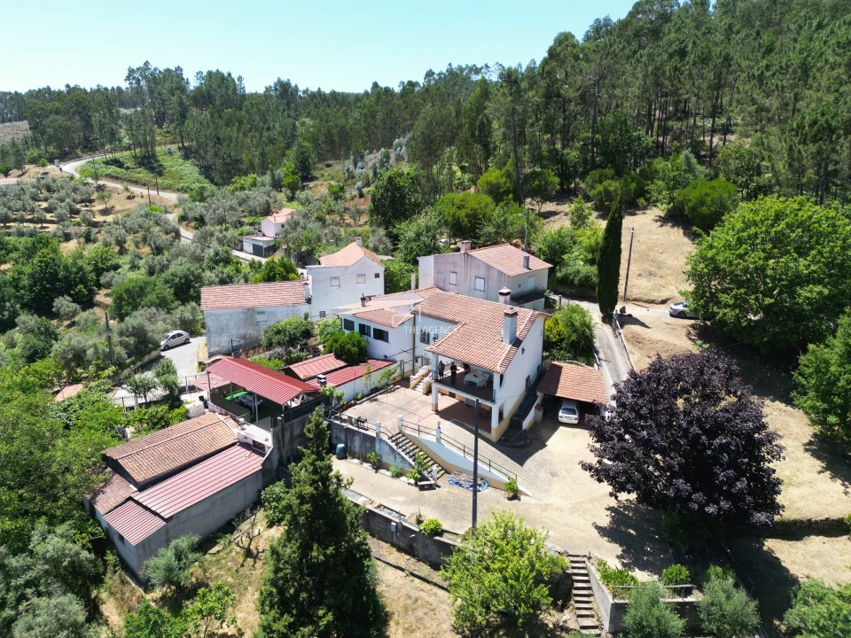 Moradia T2 para Venda em Pedrogão Grande Foto 1