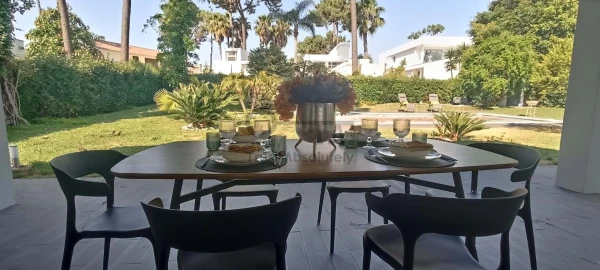 Moradia T4 para Venda em Charneca de Caparica e Sobreda