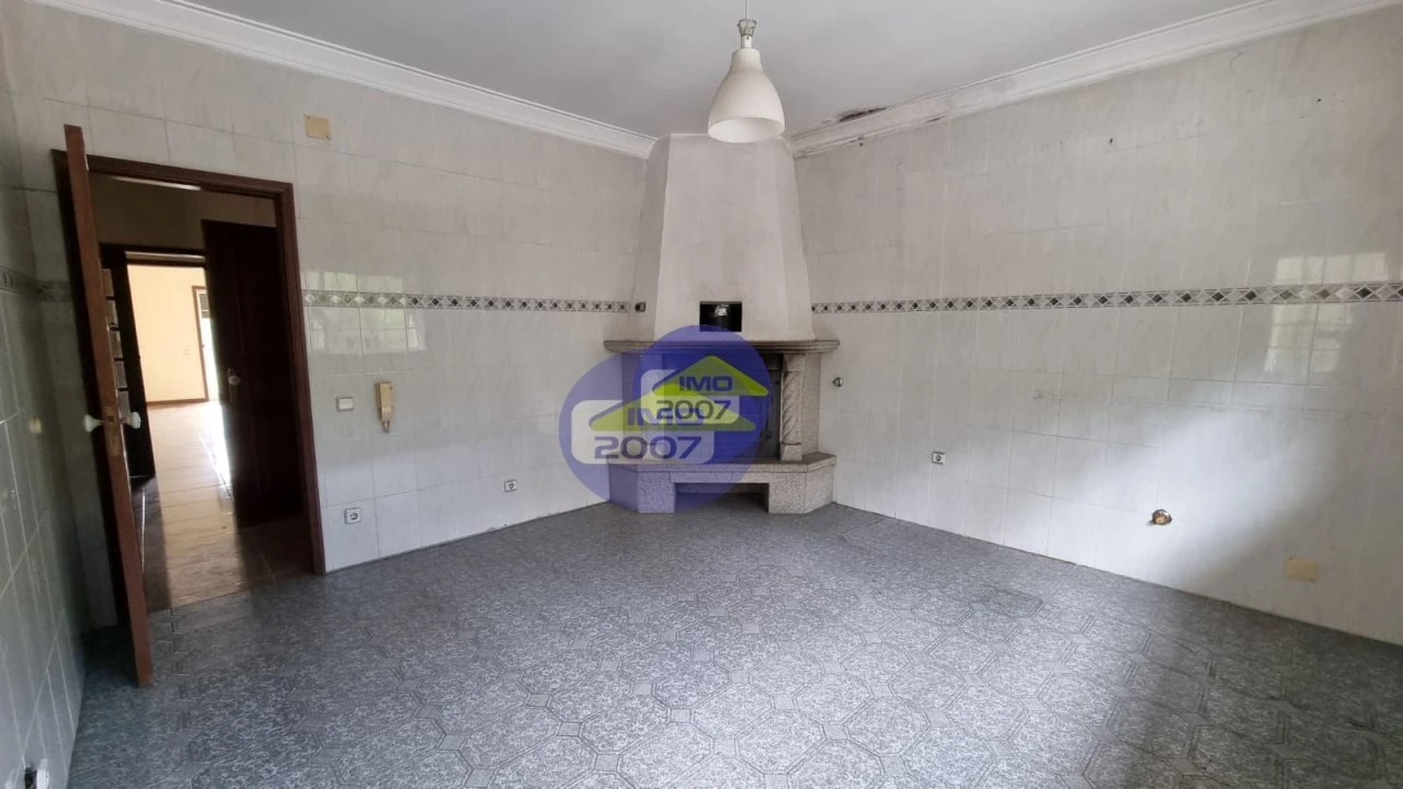 Apartamento T3 para Venda em Carregosa Foto 10