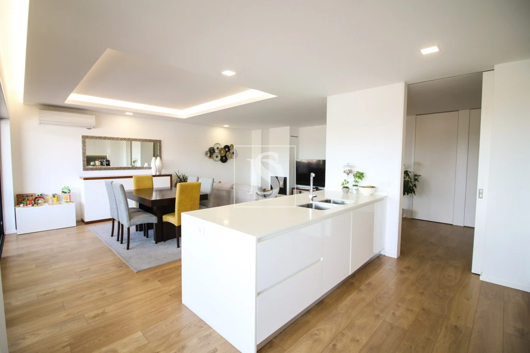 Apartamento T3 para Venda em Ferreiros e Gondizalves Foto 1