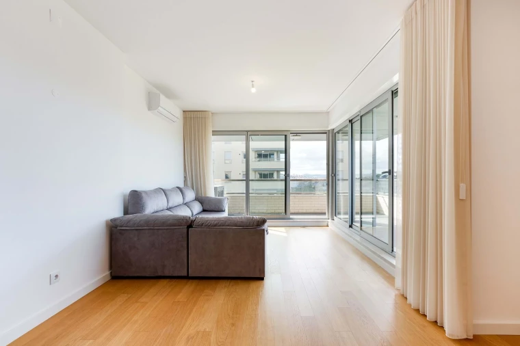 Apartamento T3 para Arrendamento em Lumiar Foto 9