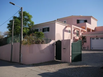 Moradia T6 para Venda em Estômbar e Parchal