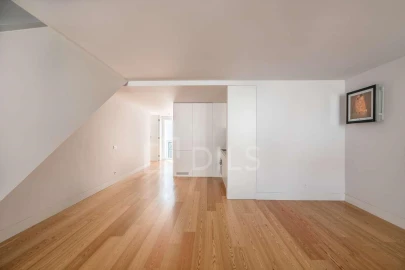 Apartamento T2 para Venda em Santa Maria Maior