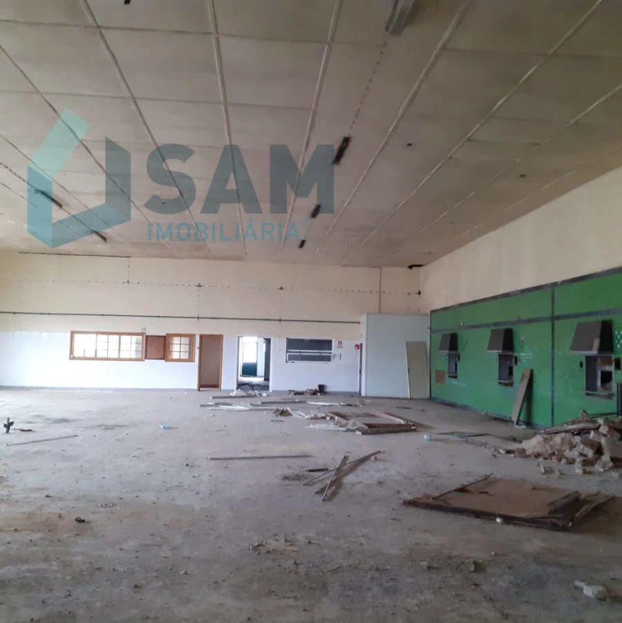 Armazém para Venda em Alcanhões Foto 23