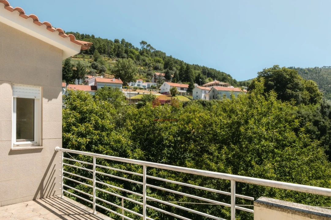 Moradia T0 para Venda em Manteigas (Santa Maria) Foto 3