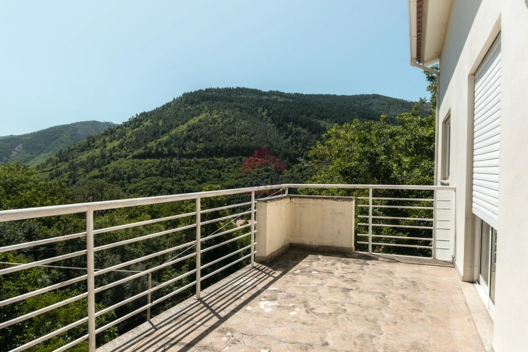 Moradia T0 para Venda em Manteigas (Santa Maria) Foto 1