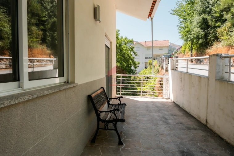 Moradia T0 para Venda em Manteigas (Santa Maria) Foto 7