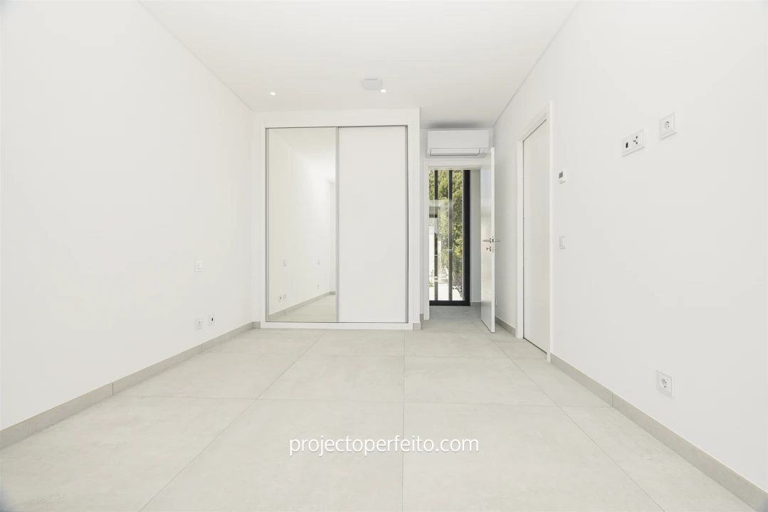 Moradia T4 para Venda em Albufeira e Olhos de Água Foto 19