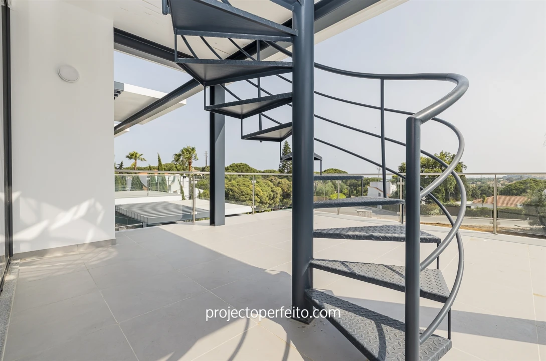 Moradia T4 para Venda em Albufeira e Olhos de Água Foto 29