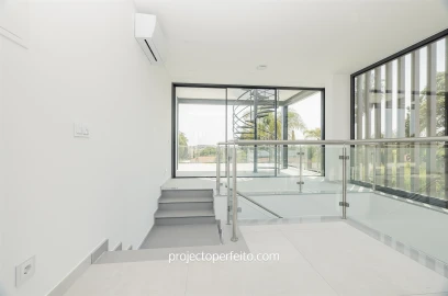 Moradia T4 para Venda em Albufeira e Olhos de Água