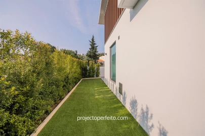 Moradia T4 para Venda em Albufeira e Olhos de Água