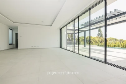 Moradia T4 para Venda em Albufeira e Olhos de Água
