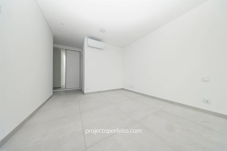 Moradia T4 para Venda em Albufeira e Olhos de Água Foto 47