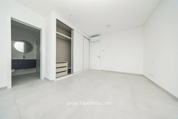 Moradia T4 para Venda em Albufeira e Olhos de Água Foto 50