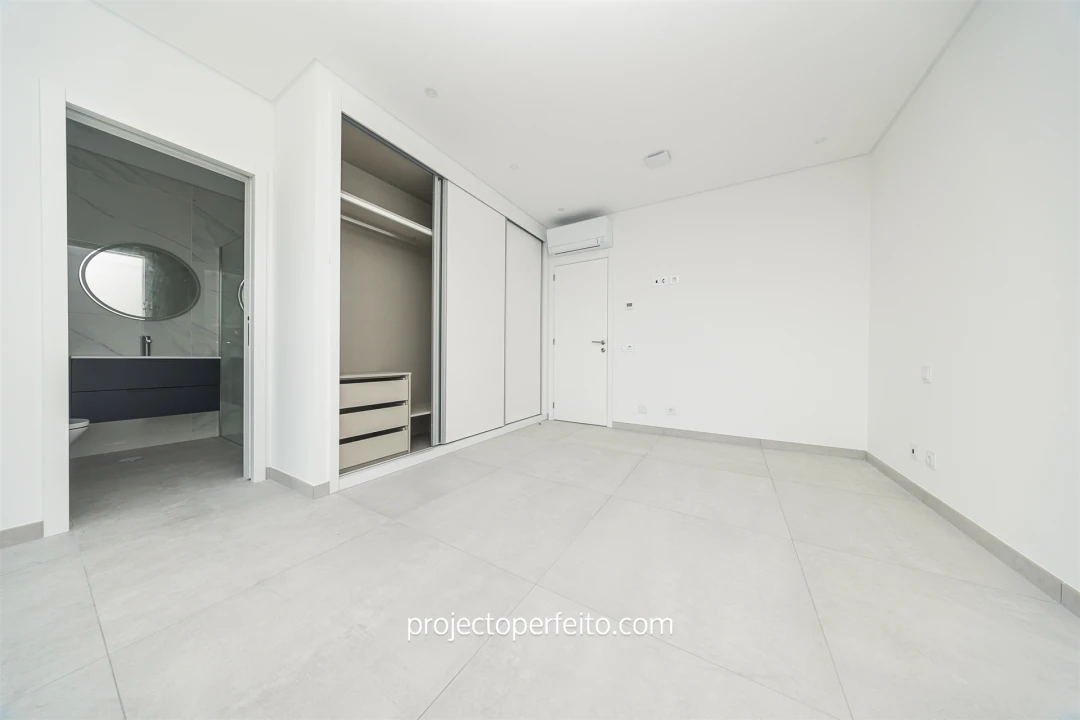 Moradia T4 para Venda em Albufeira e Olhos de Água Foto 50
