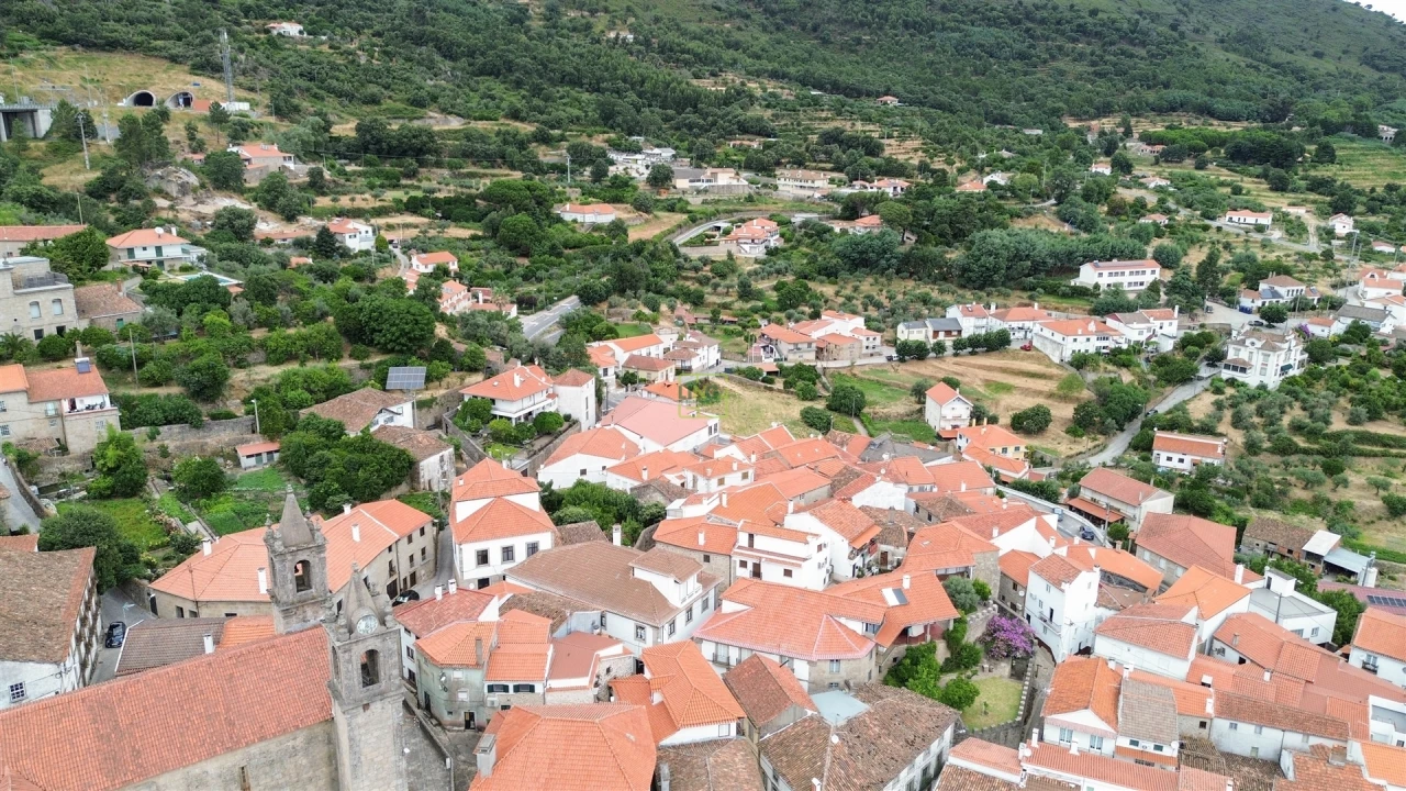 Moradia T5 para Venda em Alpedrinha Foto 16