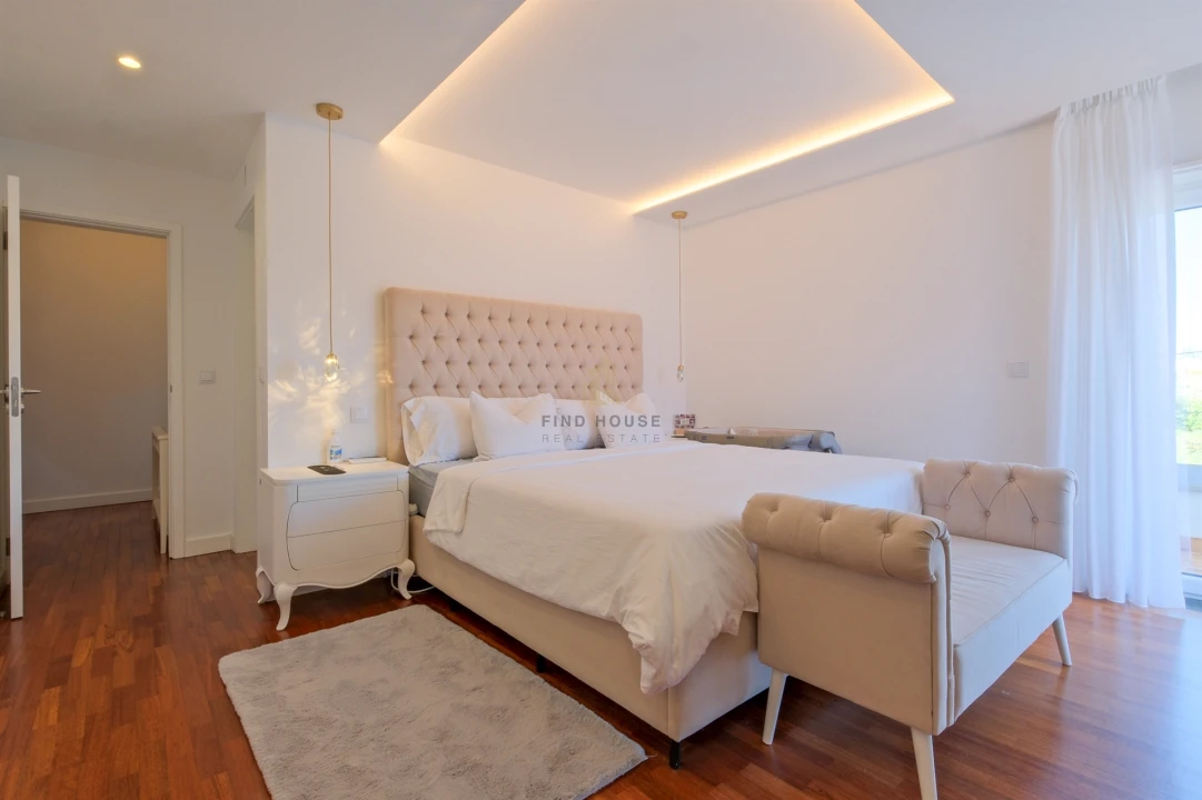 Moradia T5 para Venda em Algueirão-Mem Martins Foto 36