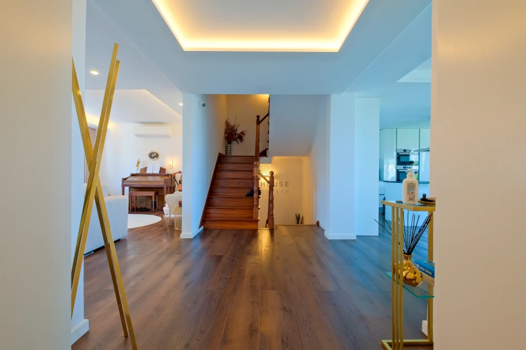 Moradia T5 para Venda em Algueirão-Mem Martins Foto 3