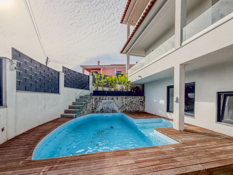 Moradia T5 para Venda em Algueirão-Mem Martins Foto 56