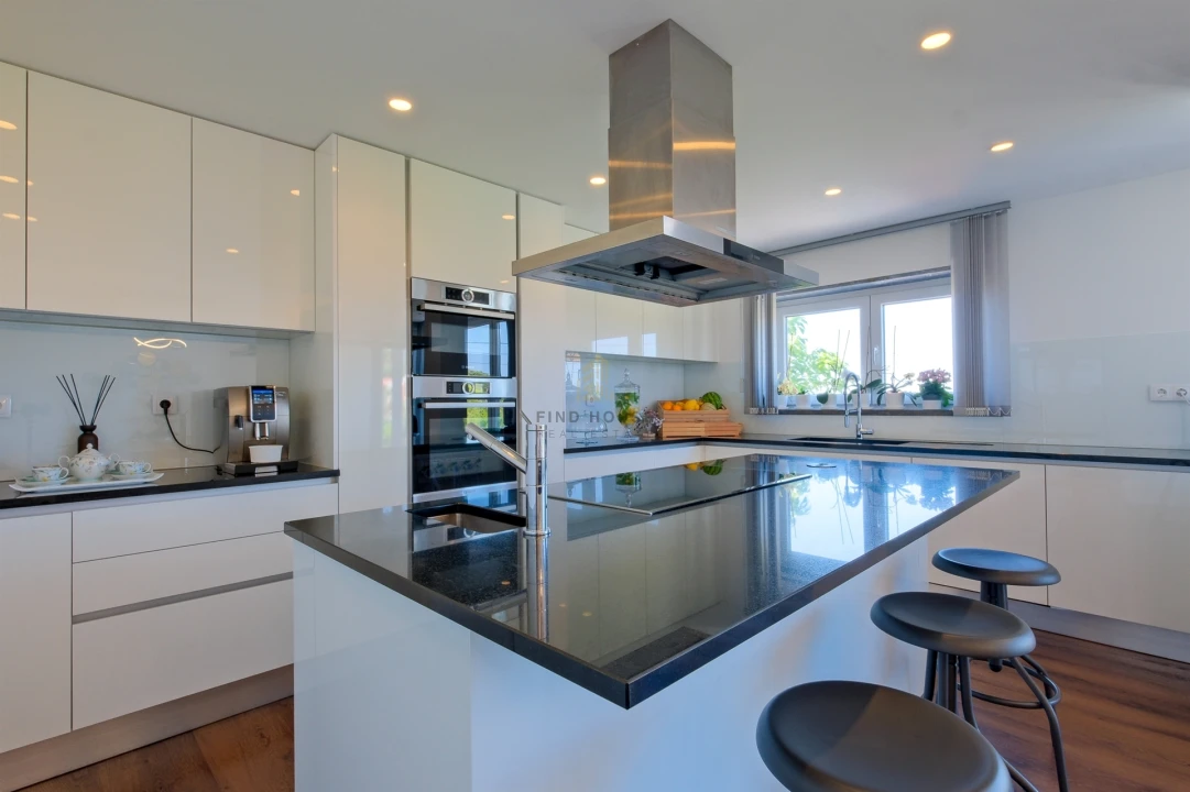 Moradia T5 para Venda em Algueirão-Mem Martins Foto 17