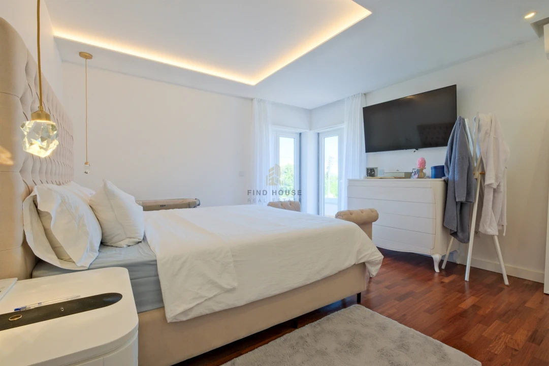 Moradia T5 para Venda em Algueirão-Mem Martins Foto 33