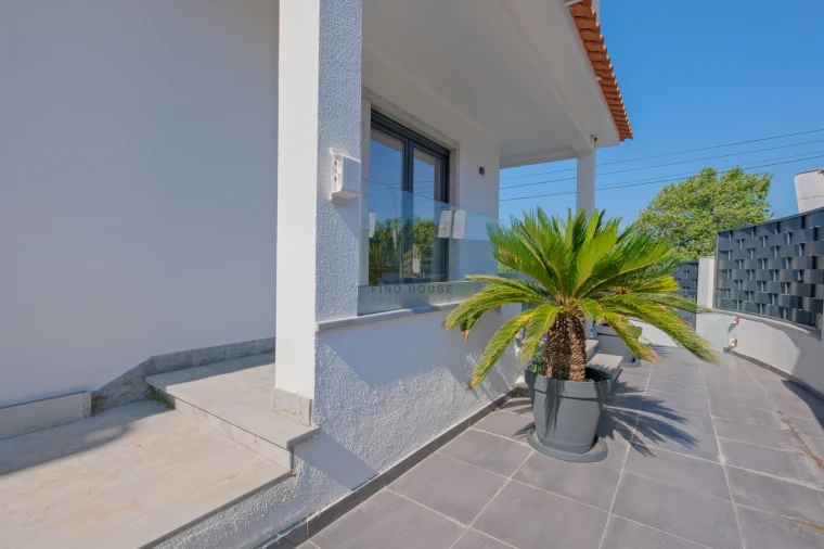 Moradia T5 para Venda em Algueirão-Mem Martins Foto 54