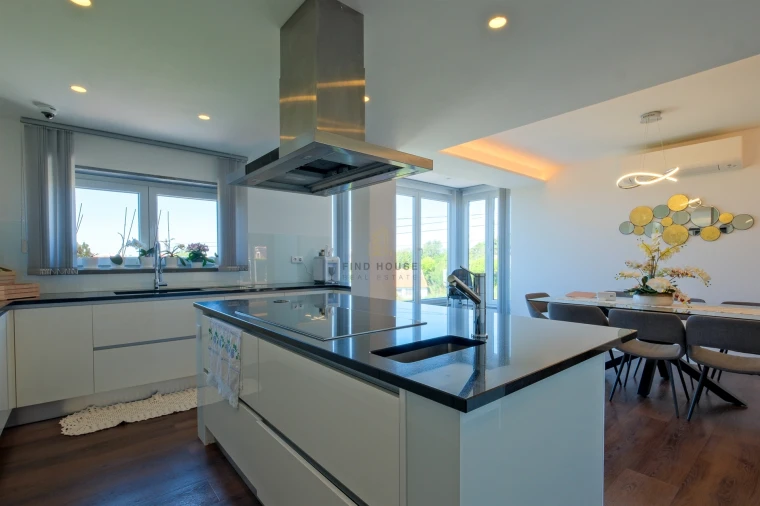 Moradia T5 para Venda em Algueirão-Mem Martins Foto 19