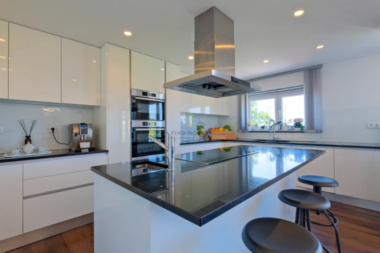 Moradia T5 para Venda em Algueirão-Mem Martins Foto 17