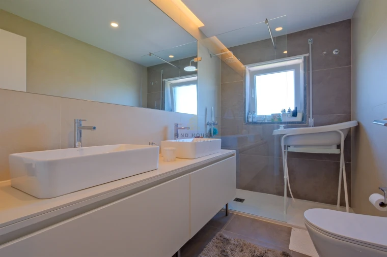 Moradia T5 para Venda em Algueirão-Mem Martins Foto 29