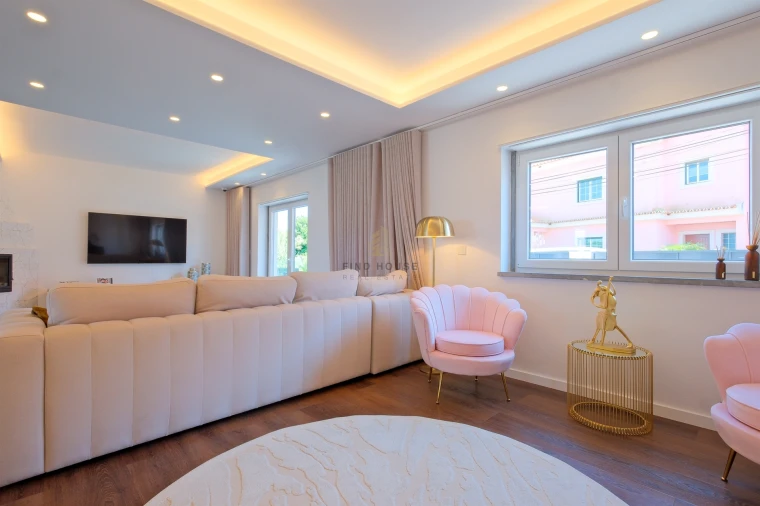 Moradia T5 para Venda em Algueirão-Mem Martins Foto 8