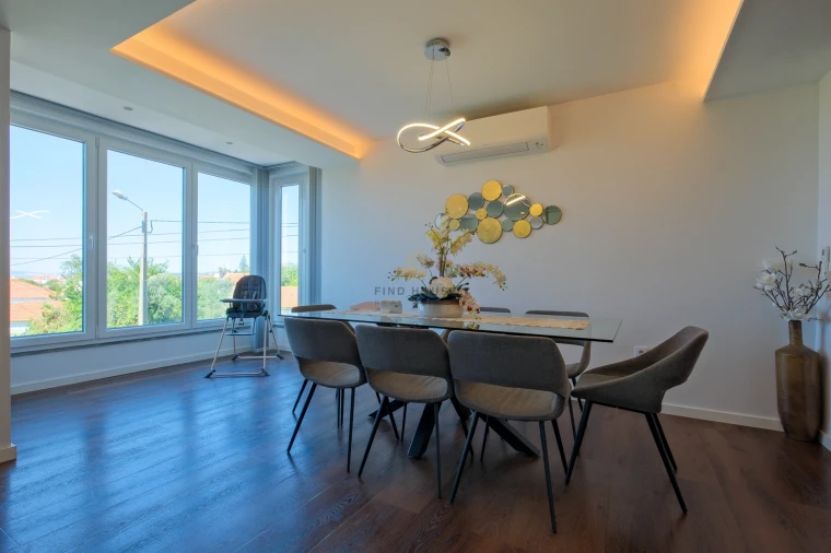 Moradia T5 para Venda em Algueirão-Mem Martins Foto 13