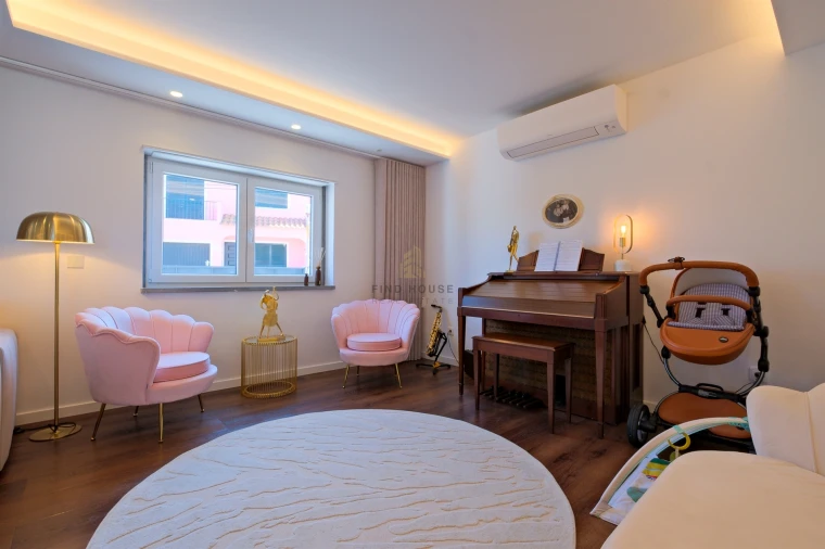 Moradia T5 para Venda em Algueirão-Mem Martins Foto 10