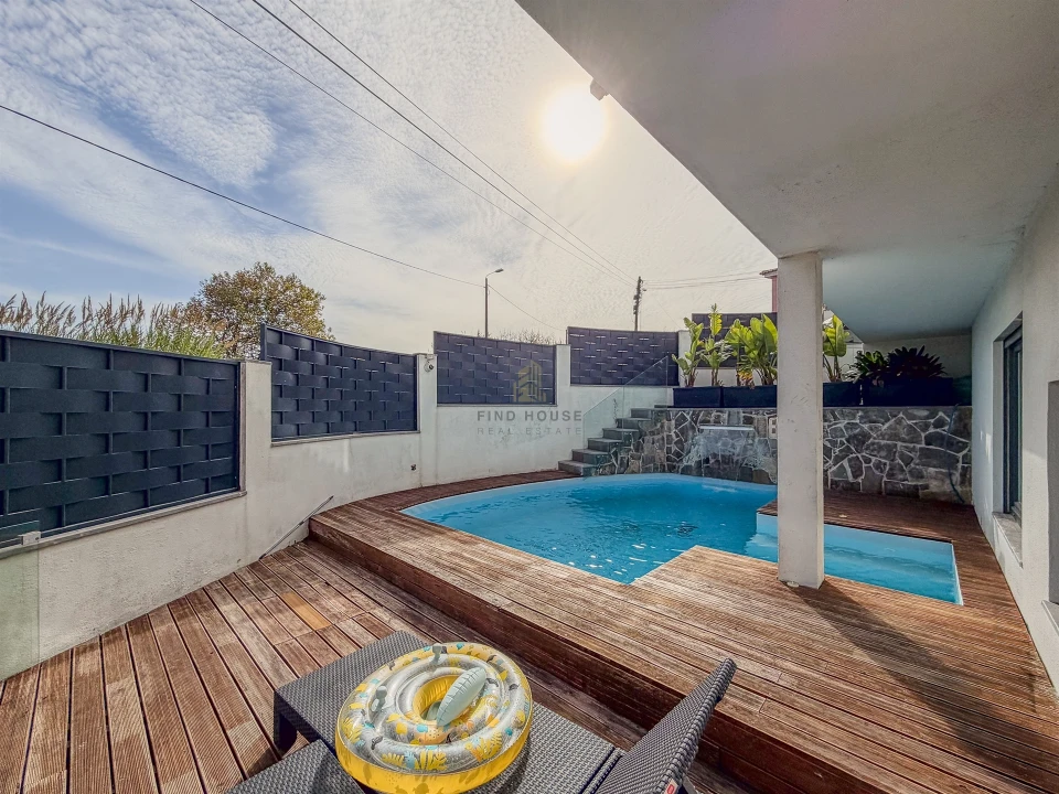 Moradia T5 para Venda em Algueirão-Mem Martins Foto 57