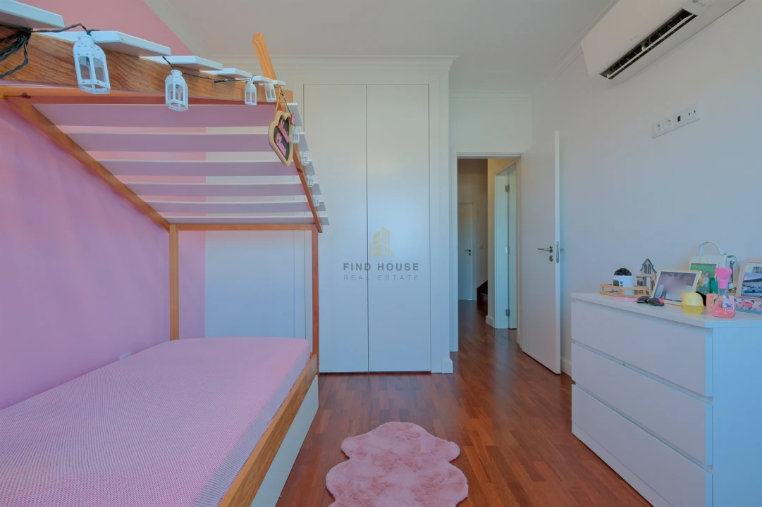 Moradia T5 para Venda em Algueirão-Mem Martins Foto 28