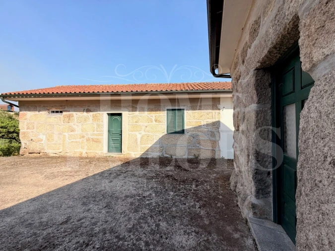 Moradia T3 para Venda em Vila Boa de Quires e Maureles Foto 1