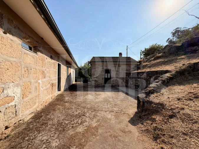 Moradia T3 para Venda em Vila Boa de Quires e Maureles Foto 2