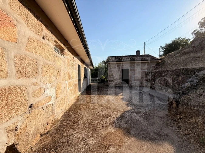 Moradia T3 para Venda em Vila Boa de Quires e Maureles Foto 24