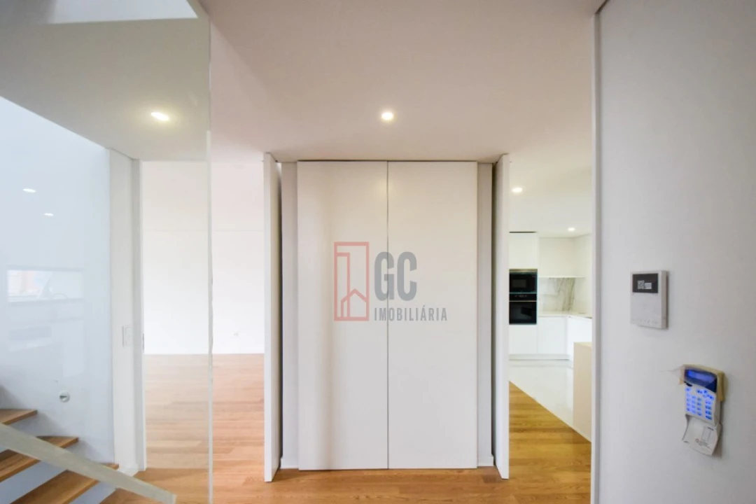 Moradia T3 para Venda em Oliveira do Douro Foto 12